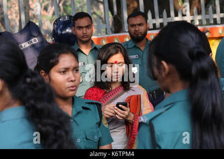 Der Tag nabo Barsa 1422 - die Nation bangalee feiern das neue Jahr der bangla Kalender durch die Anordnung der Ereignisse nach der Volkskunst und Tradition. Stockfoto