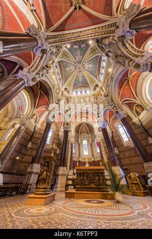 Frankreich, Ain, Ars sur Formans, der Kirche und der angeschlossenen Basilika Stockfoto