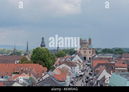 Speyer, GER, Rheinland-Pfalz - September 02, Speyer von oben, Altpörtel Aussichtsplattform . Im Bild: Blick zum Dom . Stockfoto