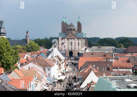 Speyer, GER, Rheinland-Pfalz - September 02, Speyer von oben, Altpörtel Aussichtsplattform . Im Bild: Blick zum Kaiserdom . Stockfoto