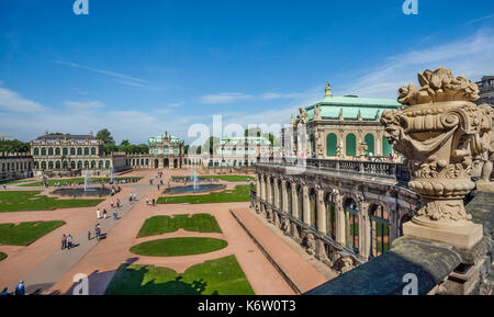 Deutschland, Sachsen, Dresdner Zwinger, Blick auf den Innenhof von der gewölbten Galerien (bogengalerie) Stockfoto