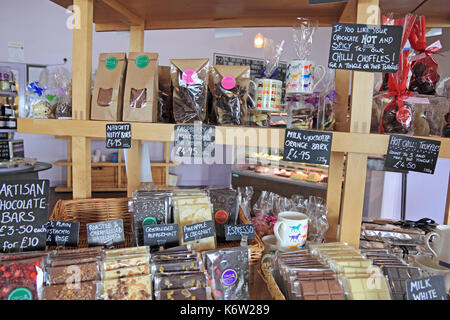 Auswahl der Schokolade Waren zum Verkauf in spezialisierten Schokolade shop, Oban, Schottland Stockfoto