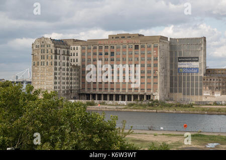 Das verlassene Spiller Millennium Mühlen Gebäude an der West Silvertown, East London, UK. Stockfoto