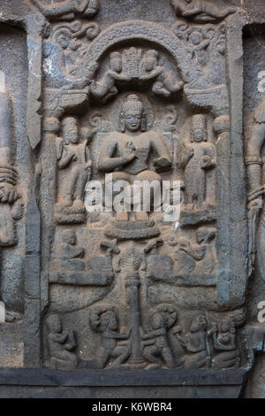 Carving am Eingang der Chaitya an Karla, Maharashtra, Indien Stockfoto