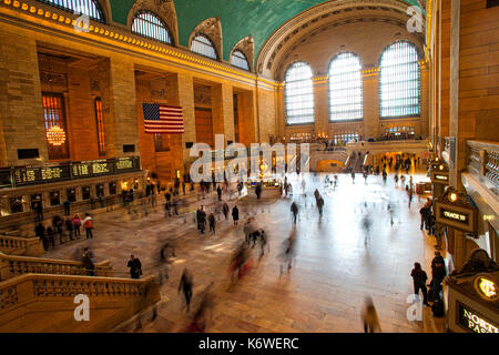 NEW YORK CITY, NY, USA - MÄRZ 2017 - Innenraum des Grand Central Terminal an einem Morgen Stockfoto