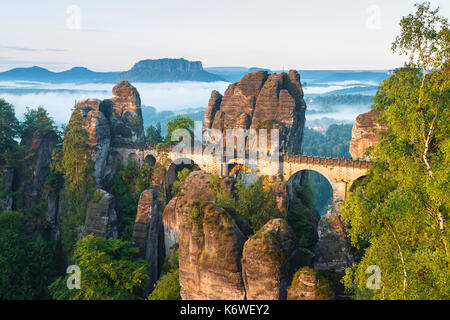 Basteibrücke, an der Rückseite der Königstein, Sächsische Schweiz, Sachsen, Deutschland Stockfoto