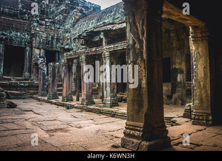 Innenhof und Portico, Ruinen der Tempel, Tempel, Angkor Thom, Bayon, Angkor Archäologischer Park, Provinz Siem Reap Stockfoto