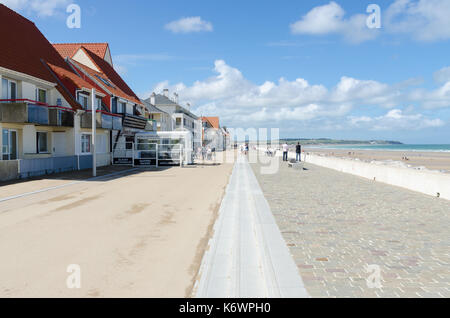 See Defense Wand an der hübschen Küstenort Landrethun-le-Nord in der Region Pas-de-Calais im Norden Frankreichs Stockfoto