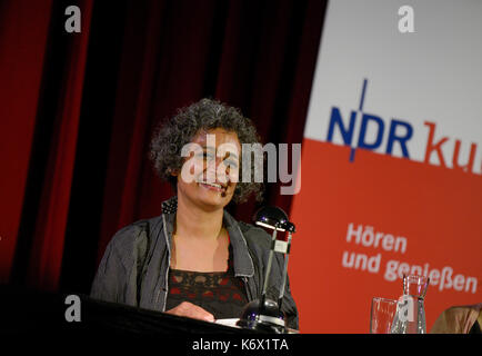 Deutschland, Hamburg, indische Schriftstellerin und Booker Prize Sieger Arundhati Roy ihren neuen Roman lesen' des Ministeriums für höchste Glück" Stockfoto