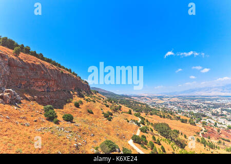 Berglandschaft. Malerischer Blick auf Hula Tal, im Norden Israels. Sommer. Stockfoto