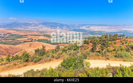 Berglandschaft. Malerischer Blick auf Hula Tal, im Norden Israels. Sommer. Stockfoto