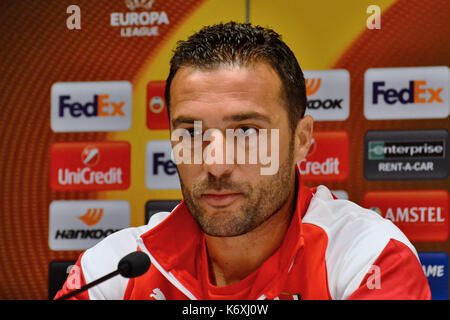 Kiew, Ukraine. 13 Sep, 2017. Skenderbeu Korca Torwart Orges Shehi während einer Pressekonferenz vor dem Spiel mit dem FC Dynamo Kiew in der UEFA Europa League an der Olimpiyskiy Stadion in Kiew Quelle: Alexandr Gusew/Pacific Press/Alamy leben Nachrichten Stockfoto