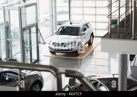 Auto Verkauf, Marktplatz, geschossen auf Weitwinkel Stockfoto