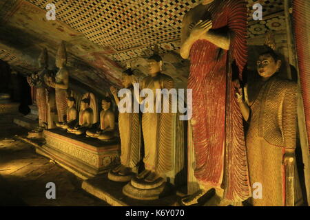 Höhlentempel Dambulla, Sri Lanka, Statuen in der Höhle, Tempel Stockfoto