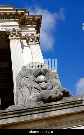 Lion außerhalb des Fitzwilliam Museum, Cambridge, England Stockfoto