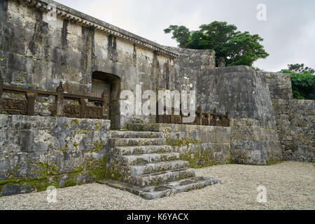 Tamaudun Mausoleum in Okinawa, Japan. Das Königliche Mausoleum, eingeschrieben in das Verzeichnis des Weltkulturerbes Stockfoto