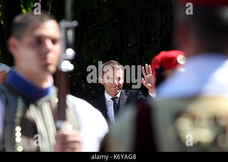 Athen, Griechenland - 7 September, 2017: Der französische Präsident Emmanuel Längestrich mit seiner Frau Brigitte während der Begrüßungszeremonie im Präsidentenpalast in Stockfoto