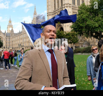 Bild zeigt: Clive Lewis - Arbeitsmarkt eine Rede über seine Opposition zur Brexit außerhalb der Commons heute. Pic von Gavin Rodgers/Pixel 8000 Ltd. Stockfoto