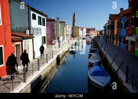 Italien, Veneto, Venedig, ein UNESCO Weltkulturerbe, bunte Häuser im Dorf der Insel Burano Stockfoto