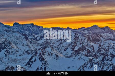 Frankreich, Hautes Pyrenees, an den großen Sehenswürdigkeiten in Midi Pyrenäen aufgeführt, Nationalpark der Pyrenäen, allgemeine Ansicht der Kette der Zentralen Pyrenäen Stockfoto