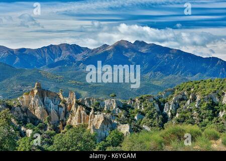 Frankreich, Pyrenees Orientales, Ille sur Tet, Les Orgues, Übersicht über die Site Stockfoto