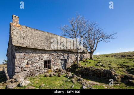 Frankreich, Aveyron, Fach des Aubrac, buron der Pendouliou de Montpellier Stockfoto