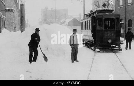 Elektrische Straßenbahn Nr. 23, Quebec District Railway, auf der Esplanade Straße im Winter Stockfoto