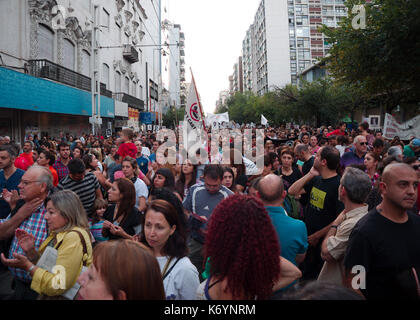 Cordoba, Argentinien - 24. März 2016: Demonstrationen am Tag des Gedenkens für Wahrheit und Gerechtigkeit (Día de la Memoria por la Verdad y la Justicia). Stockfoto