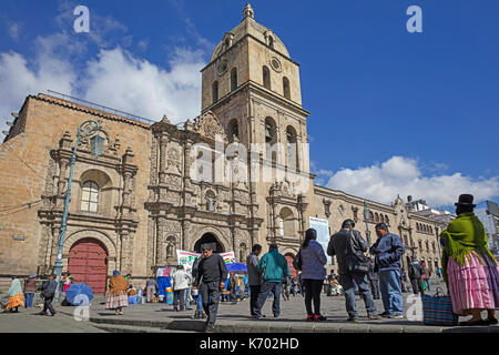 Iglesia San Francisco/San Francisco Kirche/Basilika von San Francisco im barocken mestizo Stil, Plaza San Francisco in der Stadt La Paz, Bolivien Stockfoto