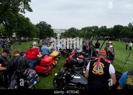 Mai 27, 2017, Washington, DC: Tausende von US Veteranen auf Motorrädern in Washington in Vorbereitung des 30. Jahrestags der Rolling Thunder sammeln Stockfoto