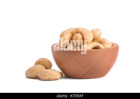 Schale mit Cashew-Kerne auf einem weißen Hintergrund. Stockfoto