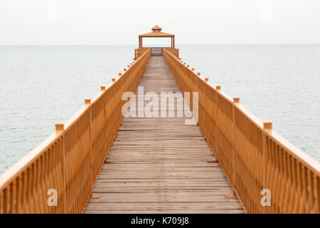 Hölzerne Seebrücke, Kuwait Stockfoto