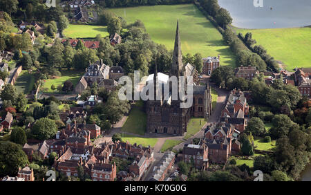 Luftaufnahme der Kathedrale von Lichfield, Staffordshire, WS 13, Großbritannien Stockfoto