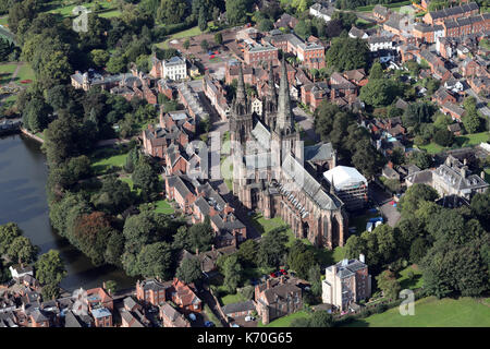 Luftaufnahme der Kathedrale von Lichfield, Staffordshire, WS 13, Großbritannien Stockfoto