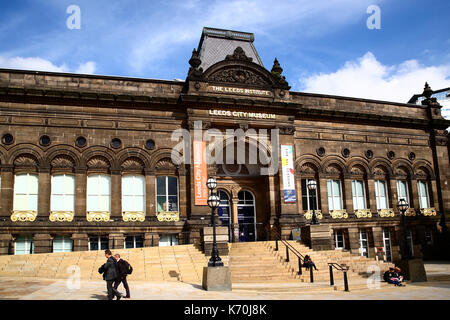 Blick auf das Äußere des Leeds City Museum Stockfoto