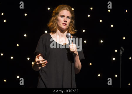 Australische Schauspieler Sarah Kendall führt ihre Show "Siebzehn" beim Edinburgh Fringe Festival mit: Sarah Kendall Wo: Edinburgh, Großbritannien Wann: 13 Aug 2017 Quelle: WENN.com Stockfoto