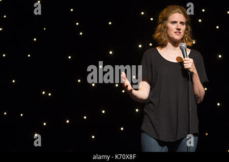 Australische Schauspieler Sarah Kendall führt ihre Show "Siebzehn" beim Edinburgh Fringe Festival mit: Sarah Kendall Wo: Edinburgh, Großbritannien Wann: 13 Aug 2017 Quelle: WENN.com Stockfoto