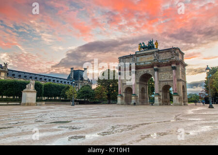 Arc de Triomphe du Carrousel bei Sonnenuntergang Stockfoto