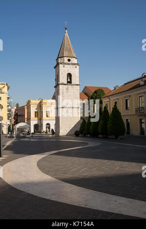 Alten Glockenturm der Kirche Santa Sofia in Latina (Italien) Stockfoto