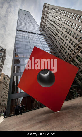 Isamu Noguchi's Iconic Red Cube bei 140 Broadway in Manhattan, New York City Stockfoto