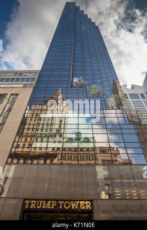Trump Tower in 721 - 725 Fifth Avenue in Manhattan, New York City Stockfoto