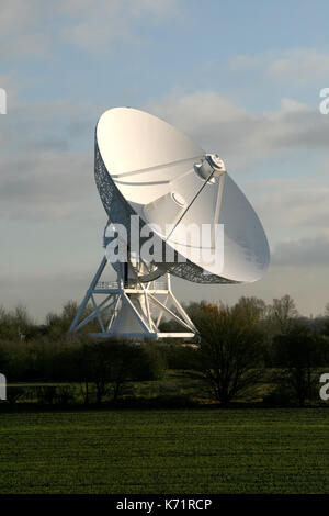 Die MERLIN Radio Teleskop am Mullard Sternwarte, etwas außerhalb von Cambridge, Großbritannien. Stockfoto