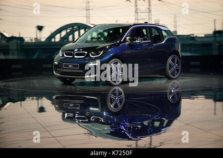 Frankfurt am Main, Deutschland. 13 Sep, 2017. Neue 2018 BMW i3 Elektroauto auf der Frankfurter Automobilausstellung IAA 2017 präsentiert. Credit: JLBvdWOLF/Alamy leben Nachrichten Stockfoto