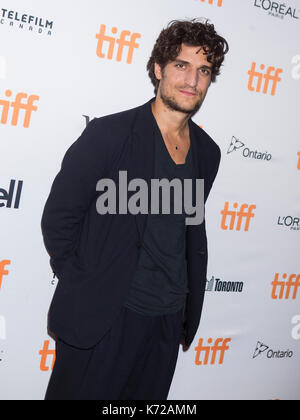 Toronto, Kanada. 14 Sep, 2017. Schauspieler Louis Garrel Posen für Fotos auf der North American Premiere des Films 'Respekt einflößendem' an Elgin Theater während der 2017 Toronto International Film Festival in Toronto, Kanada, Sept. 14, 2017. Credit: Zou Zheng/Xinhua/Alamy leben Nachrichten Stockfoto