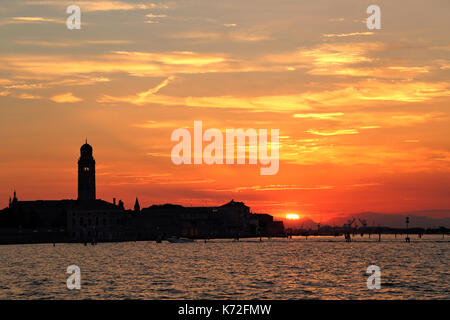 Sonnenuntergang in der Lagune von Venedig, Laguna di Venezia, Chiesa della Madonna dell'Orto Stockfoto