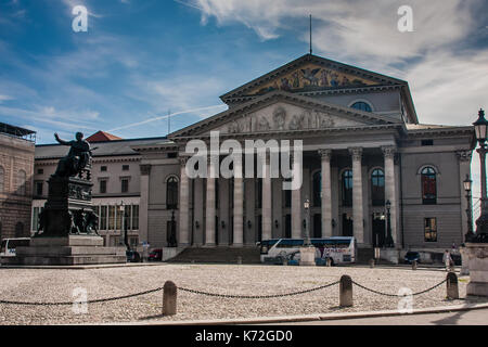 Max-Joseph-Platz und die Bayerische Staatsoper, München Stockfoto