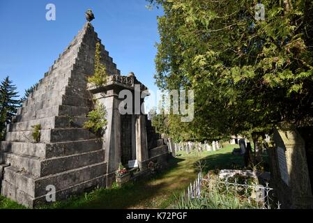 Frankreich, Franche-Comté, Besancon, Anne Frank Straße, Jüdischer Friedhof, die Picard Pyramide Stockfoto