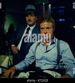 Der Stich Jahr: 1973 USA Regie: George Roy Hill Paul Newman, Robert Redford. Es ist verboten, das Foto aus dem Kontext der Förderung der Film zu reproduzieren. Es muss den Film Company und/oder der Fotograf durch/über die durch den Film Unternehmen erlaubt autorisierten oder zugewiesenen gutgeschrieben. Zur redaktionellen Verwendung eingeschränkt. Foto 12 wird keine Werbung Rechte der Personen vertreten. Stockfoto