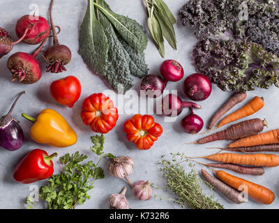 Gemüse und Kräuter Hintergrund Stockfoto