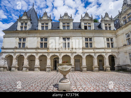 Frankreich, Indre-et-Loire, Château de Villandry, Blick auf einen Flügel mit Arkaden im Innenhof des Grand Country House Stockfoto